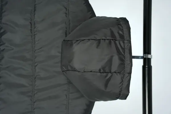 Doudoune Prada Sans Manches Homme Ref: DSM-901 (Capuche Amovible)