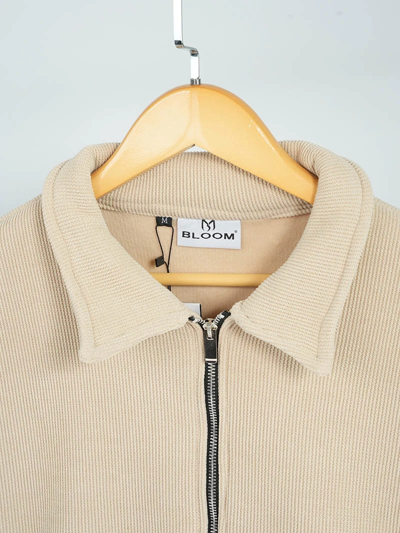 Jacket De Luxe En Daim Piqué --- Élégance, caractère & confort.