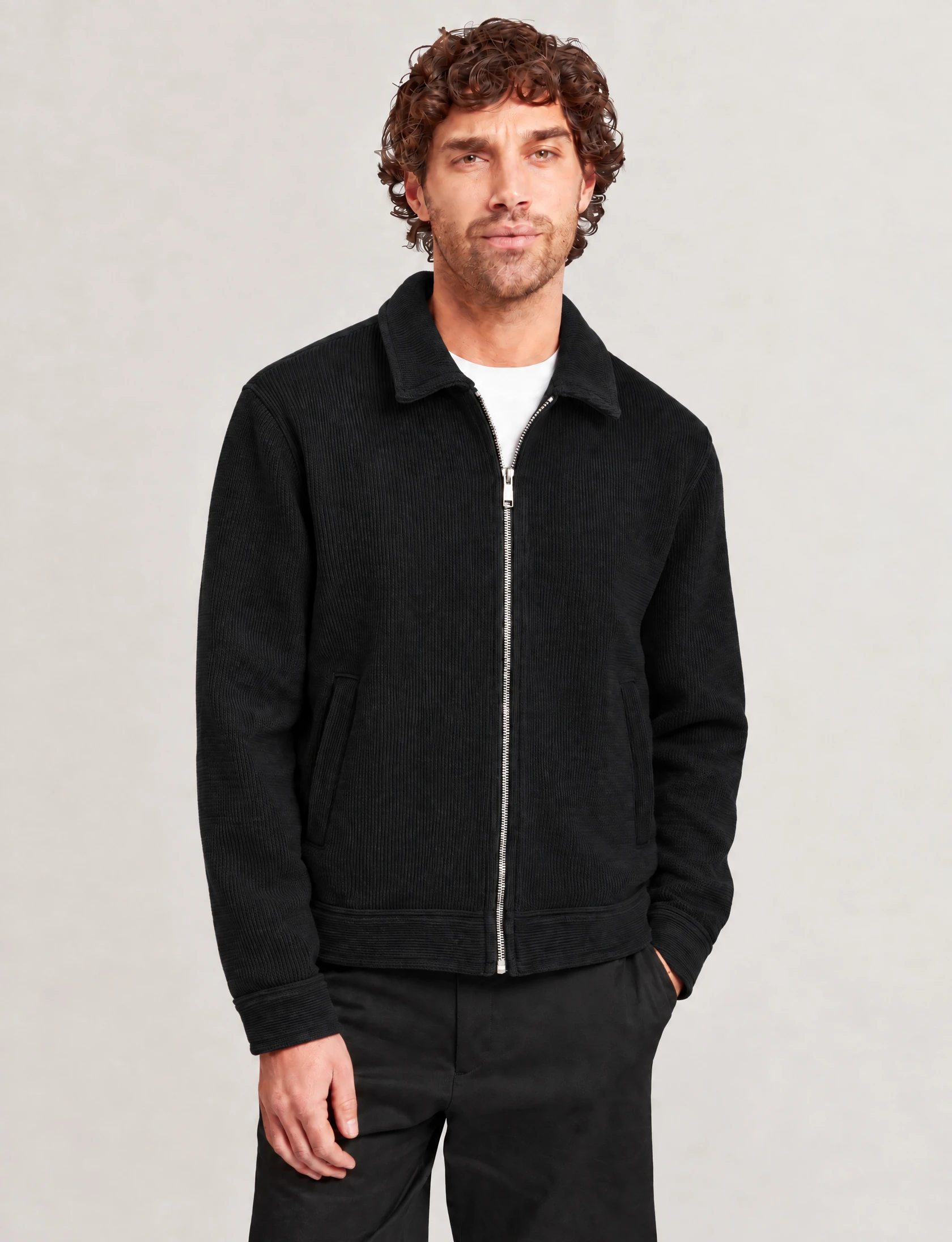 Jacket De Luxe En Daim Piqué --- Élégance, caractère & confort.