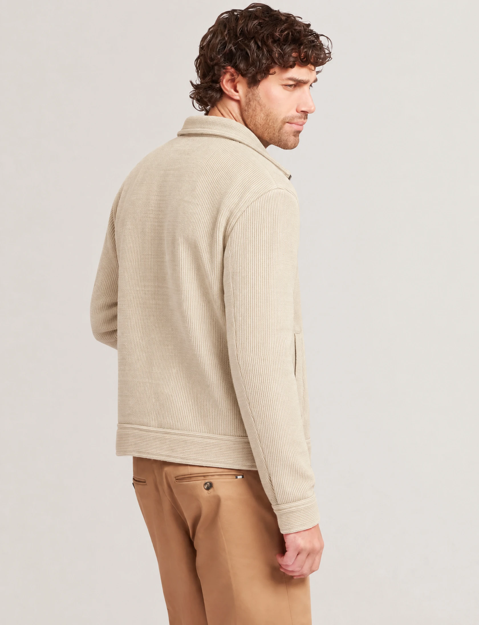 Jacket De Luxe En Daim Piqué --- Élégance, caractère & confort.