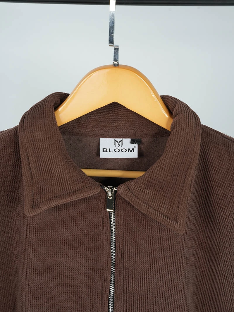 Jacket De Luxe En Daim Piqué --- Élégance, caractère & confort.
