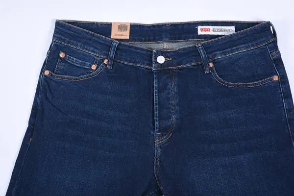 Jean Levi’s Coupe Normal ref-LS11810 ( Bleu foncé )
