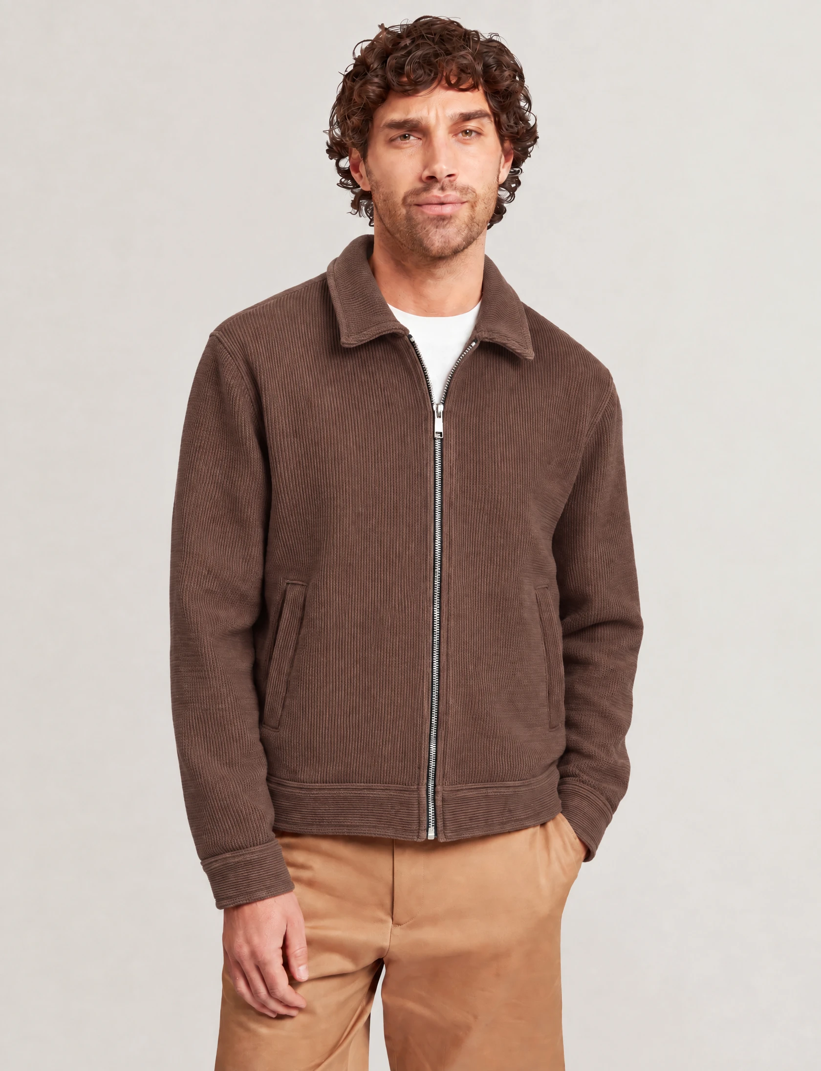 Jacket De Luxe En Daim Piqué --- Élégance, caractère & confort.
