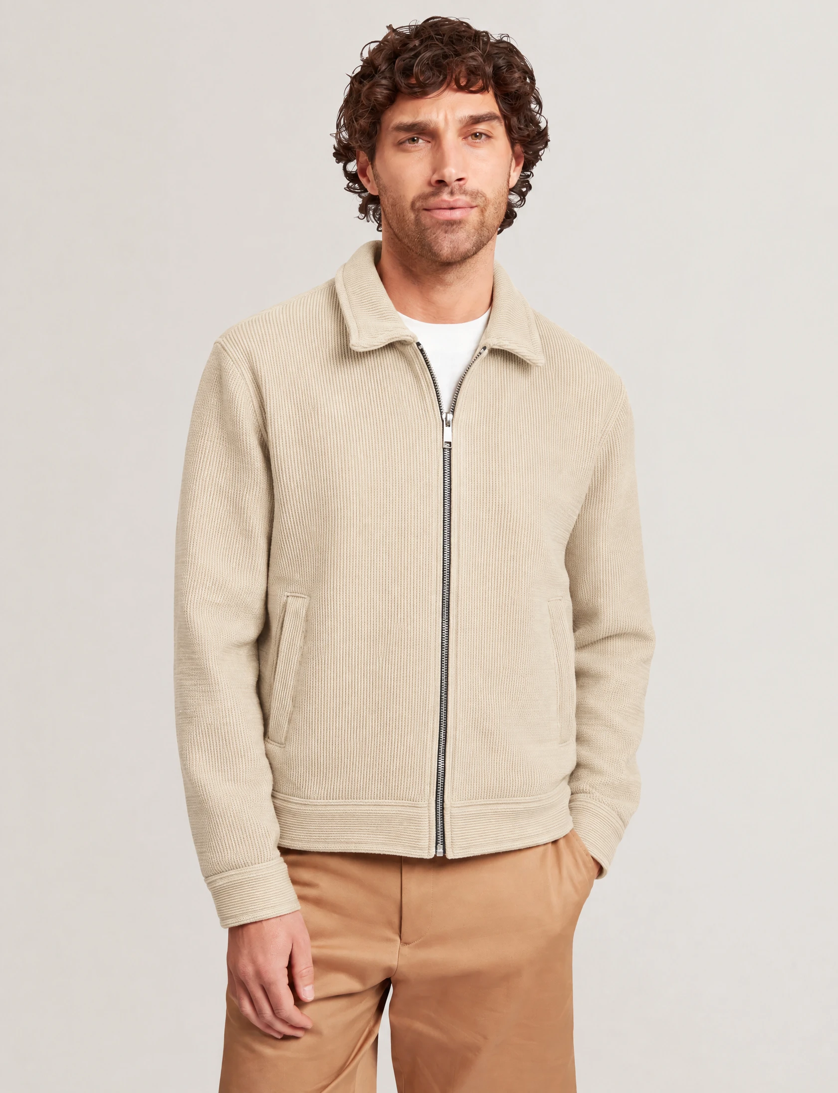 Jacket De Luxe En Daim Piqué --- Élégance, caractère & confort.